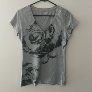 V neck tee with jewels